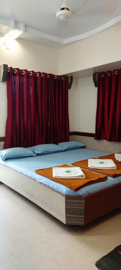 Sai Raghunandan Guest House Shirdi Exterior photo